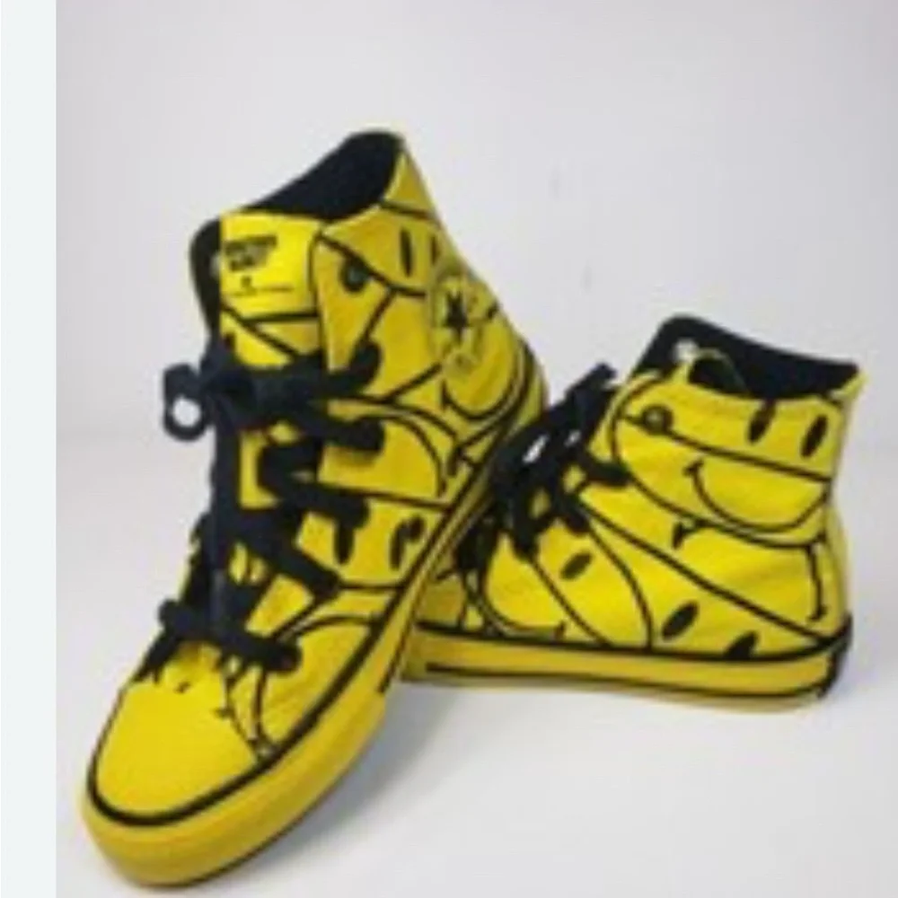 Converse Chuck Taylor Youth Size 12 NIB.RARE canvas upper material. Unisex